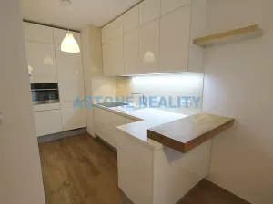 Pronájem bytu 2+kk, Praha - Žižkov, Olšanská, 51 m2