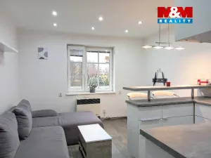 Pronájem bytu 1+1, Karlovy Vary - Dvory, 1. máje, 28 m2