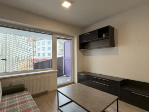 Pronájem bytu 2+kk, Zlín - Malenovice, Hřebíčkova, 34 m2