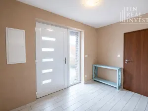 Prodej rodinného domu, Hovorany, 328 m2