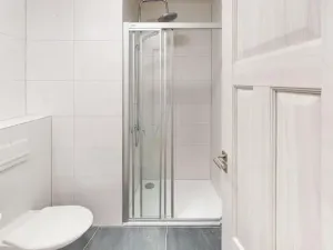 Pronájem bytu 1+kk, Praha - Střešovice, Na Petynce, 43 m2