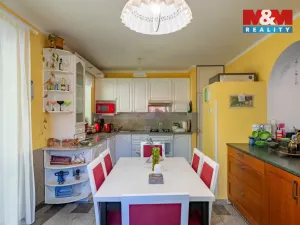 Prodej rodinného domu, Hajany, 285 m2