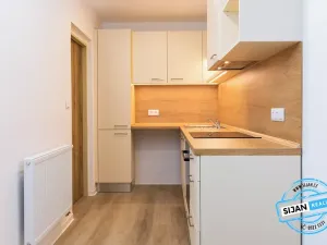 Pronájem bytu 2+1, Opava, Krnovská, 39 m2