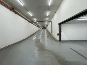 Pronájem garážového stání, Praha - Libeň, V mezihoří, 20 m2