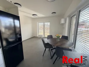 Pronájem bytu 3+kk, Pohořelice, U Kasáren, 69 m2