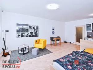 Pronájem bytu 1+kk, Praha, Trmická, 40 m2