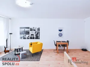 Pronájem bytu 1+kk, Praha, Trmická, 40 m2