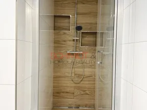 Pronájem bytu 4+1, Hustopeče, U Větrolamu, 88 m2