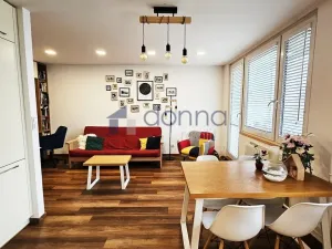 Pronájem bytu 3+kk, Praha, Molákova, 72 m2