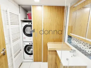 Pronájem bytu 3+kk, Praha, Molákova, 72 m2