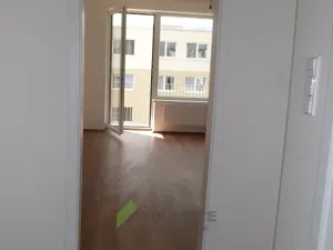 Pronájem bytu 1+kk, Milovice, Armádní, 27 m2