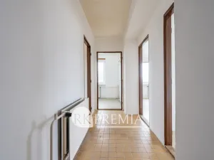 Prodej bytu 3+1, Měrunice, 69 m2