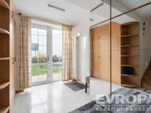 Prodej rodinného domu, Praha - Suchdol, Armádní, 196 m2