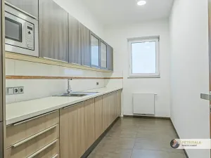 Pronájem kanceláře, Praha - Dolní Chabry, Dopraváků, 258 m2