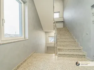 Pronájem kanceláře, Praha - Dolní Chabry, Dopraváků, 258 m2