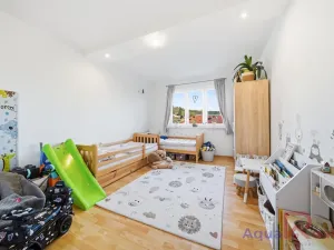 Prodej bytu 3+kk, Ostrov, Vančurova, 70 m2