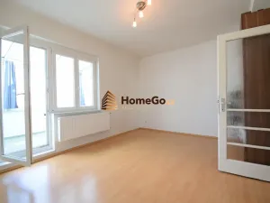 Pronájem bytu 1+kk, Praha - Nusle, Lounských, 47 m2