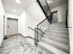 Pronájem bytu 1+kk, Praha - Karlín, U Mlýnského kanálu, 37 m2