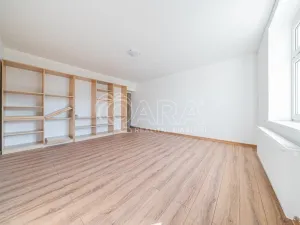 Pronájem bytu 3+1, Praha - Velká Chuchle, V úvoze, 80 m2