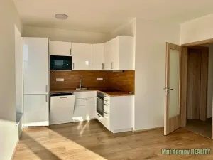 Pronájem bytu 2+kk, Praha - Strašnice, Štěchovická, 50 m2