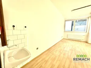 Pronájem kanceláře, Uherský Brod, U Korečnice, 57 m2