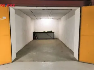 Pronájem garáže, Praha, K Ládví, 17 m2