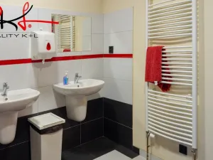 Pronájem výrobních prostor, Martiněves, 198 m2