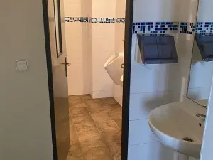 Pronájem komerční nemovitosti, Praha - Liboc, Na Džbánu, 100 m2