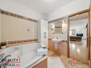 Prodej bytu 3+kk, Hradec Králové, Pouchovská, 84 m2