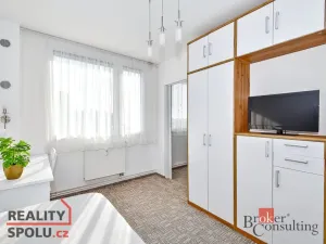 Pronájem bytu 2+kk, Praha - Bohnice, Poznaňská, 43 m2