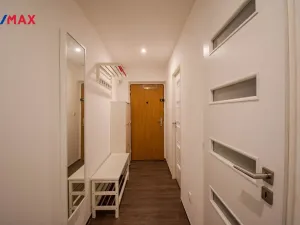 Pronájem bytu 2+1, Hradec Králové - Slezské Předměstí, Myslivečkova, 43 m2