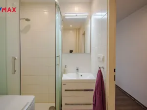 Pronájem bytu 2+1, Hradec Králové - Slezské Předměstí, Myslivečkova, 43 m2