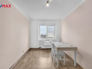 Prodej bytu 3+1, Ostroměř, T. G. Masaryka, 68 m2