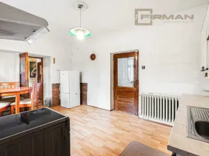 Prodej rodinného domu, Kostelec nad Labem, nám. Pod Martinem, 135 m2