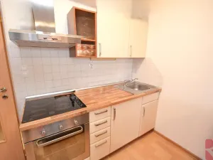 Prodej bytu 1+kk, Praha - Vysočany, Podkovářská, 39 m2