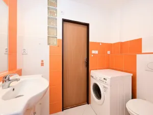 Pronájem bytu 2+kk, Praha - Bohnice, Zelenohorská, 42 m2