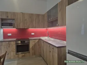 Pronájem bytu 2+1, Praha - Žižkov, Žerotínova, 70 m2