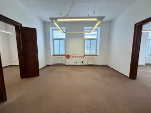 Pronájem kanceláře, Pardubice - Zelené Předměstí, třída Míru, 182 m2