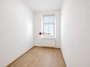 Pronájem kanceláře, Pardubice - Zelené Předměstí, třída Míru, 71 m2