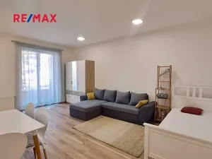 Pronájem bytu 1+kk, Praha - Podolí, Na hřebenech I, 34 m2