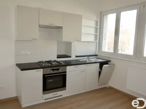 Pronájem bytu 2+kk, Praha, Bystřická, 43 m2