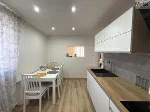 Prodej bytu 2+1, Meziboří, Okružní, 58 m2