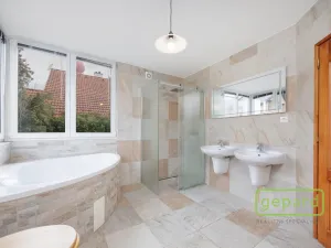 Prodej rodinného domu, Řitka, U vodojemu, 350 m2