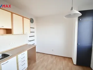 Pronájem bytu 1+1, Hradec Králové - Nový Hradec Králové, třída Edvarda Beneše, 40 m2