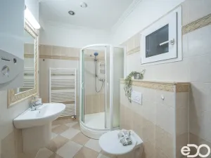 Prodej bytu 2+1, Praha, Na Jezerce, 66 m2