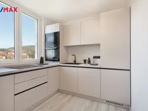 Prodej bytu 3+1, Meziboří, J. A. Komenského, 67 m2