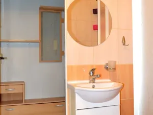 Pronájem bytu 1+1, Karlovy Vary, U Trati, 36 m2