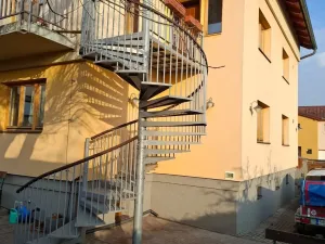 Pronájem bytu 4+1, Praha - Hostavice, 95 m2