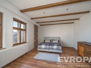 Prodej obchodního prostoru, Vrchlabí, Pražská, 265 m2