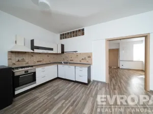 Prodej komerční nemovitosti, Vrchlabí, Pražská, 1523 m2